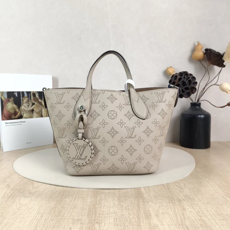 Louis Vuitton Crossbody Bag Blossom Top Handle Bag Calfskin Small20 × 12.5 × 20 cm