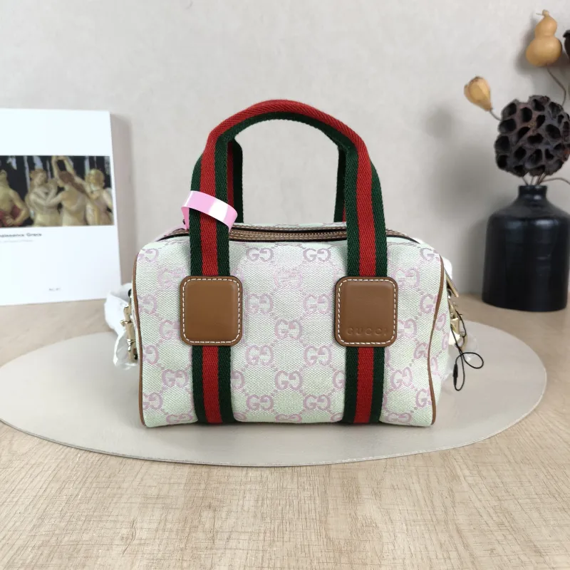 GUCCI Crossbody Bag GG Collection Green · mini20 × 13 × 13 cm