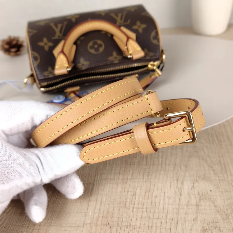 Louis Vuitton Crossbody Bag Speedy Nano Shoulder Strap PV Cnano16 × 7.5 × 10 cm — detail view 3 of 11