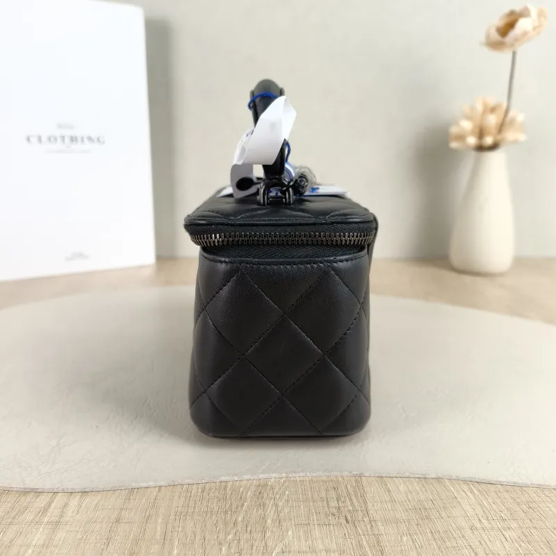 Chanel Crossbody Bag Edition Black Lambskin Mini 16 × 8 × 9.5 cm — detail view 6 of 12