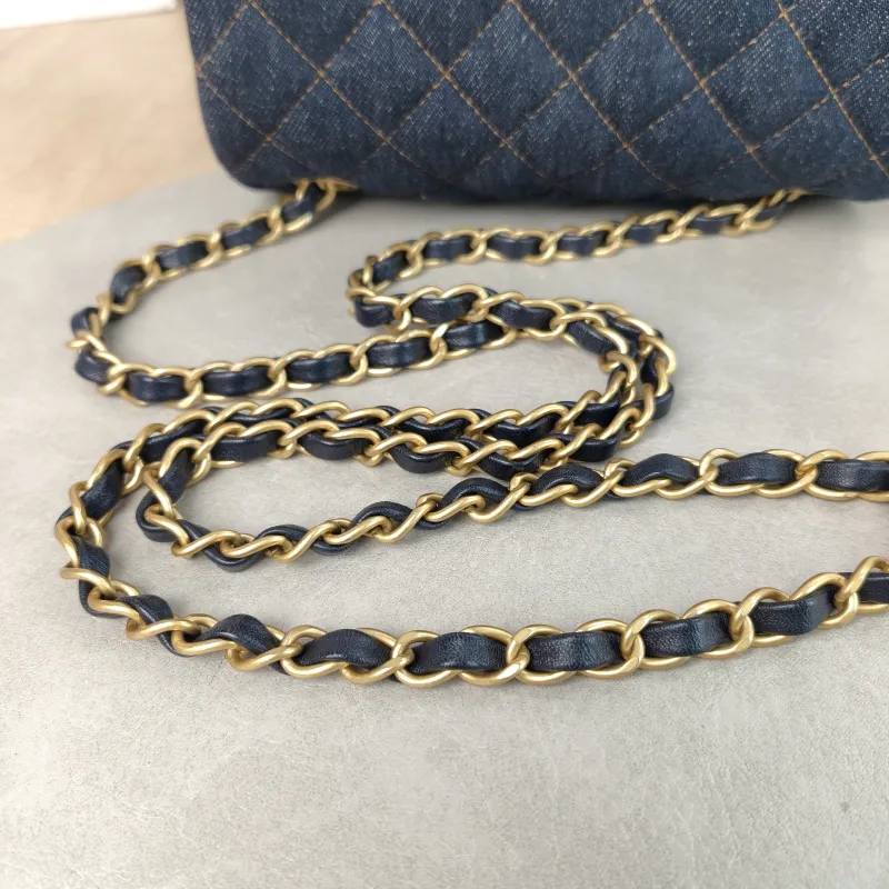 Chanel Crossbody Bag Classic Flap Large Mini CF Mini Navy mini 20 × 6 × 12 cm — detail view 9 of 12