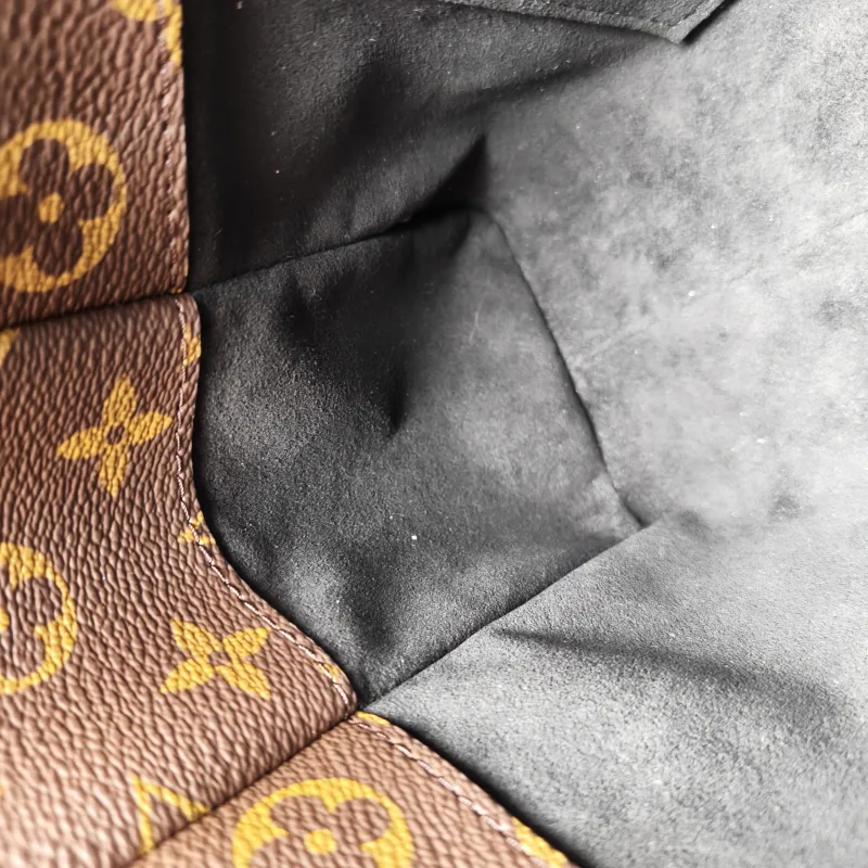 Louis Vuitton Shoulder Bag The Drop Monogram PVC Small28 × 12 × 15 cm — detail view 1 of 17