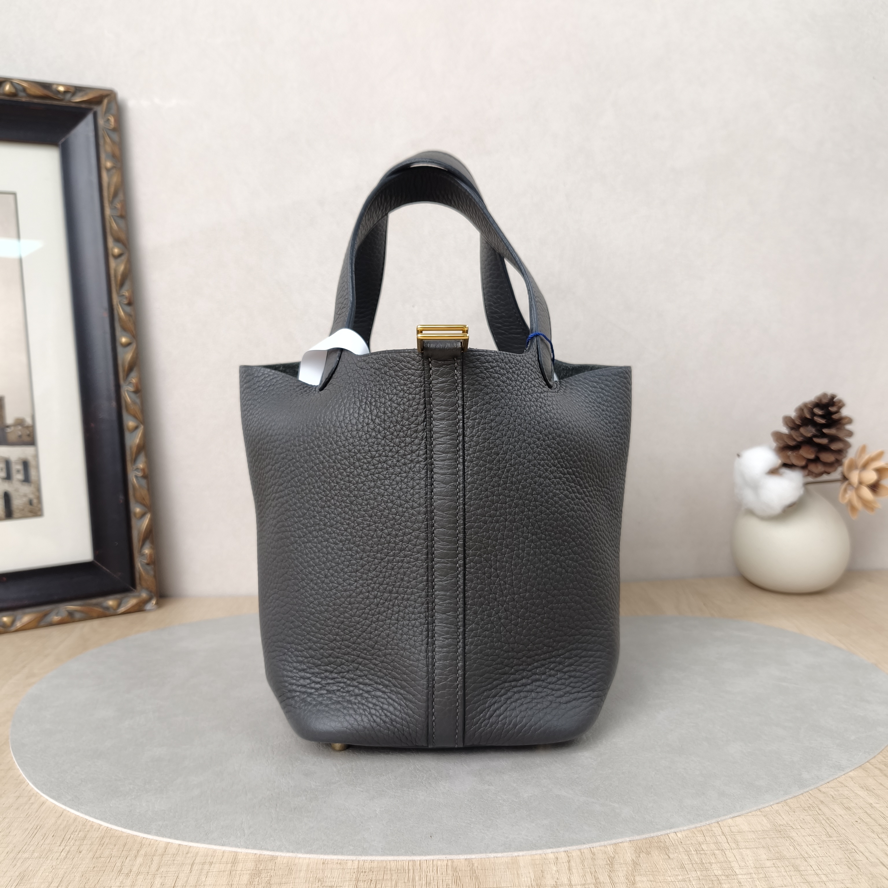 Hermès Top Handle Bag Picotin Lock 18 18Dark Grey Taurillon Clemence TC Calfskin Small18 × 13 × 18 cm