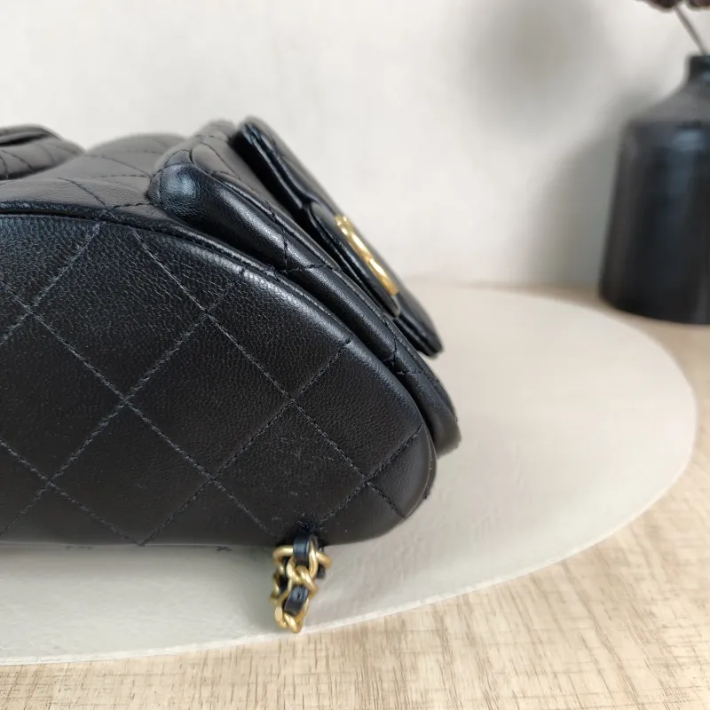 Chanel Backpack25c Backpack Black Lambskin One Size18 × 8 × 24 cm — detail view 7 of 10