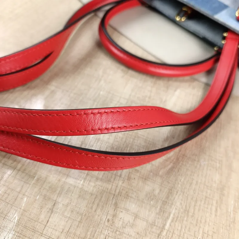 Louis Vuitton Top Handle Bag Onthego Large Blue Red Large 41 × 19 × 34 cm — detail view 9 of 10