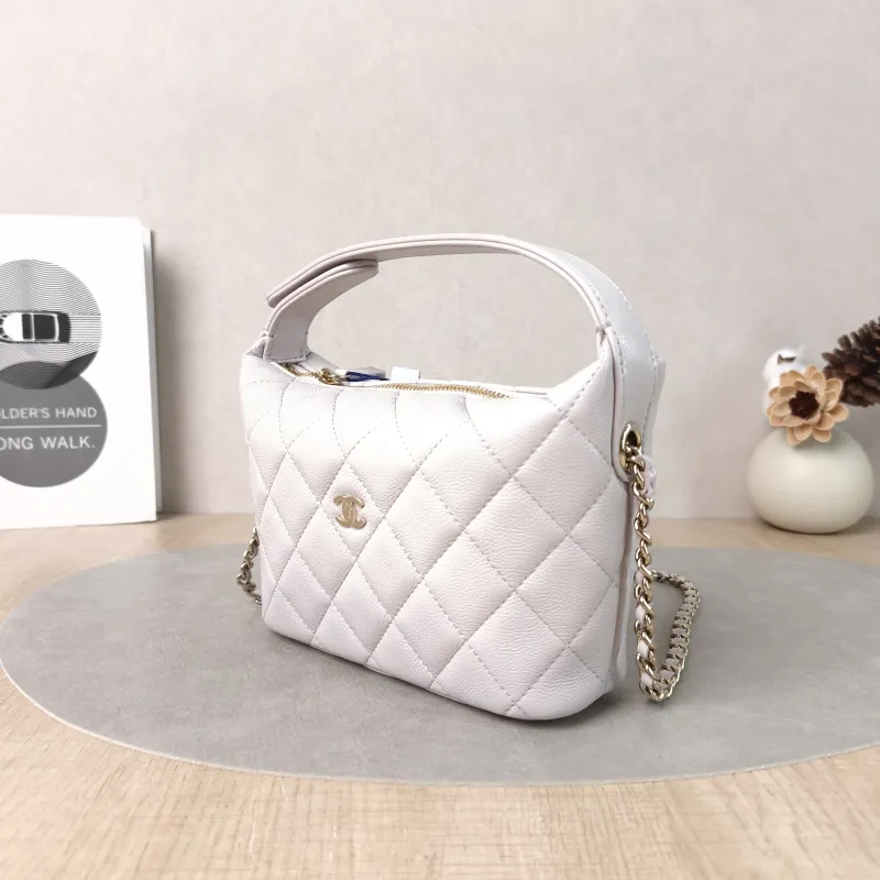 Chanel Crossbody Bag Crossbody Bag Pink Calfskin21.5 × 7.5 × 19 cm — cover view 5 of 6