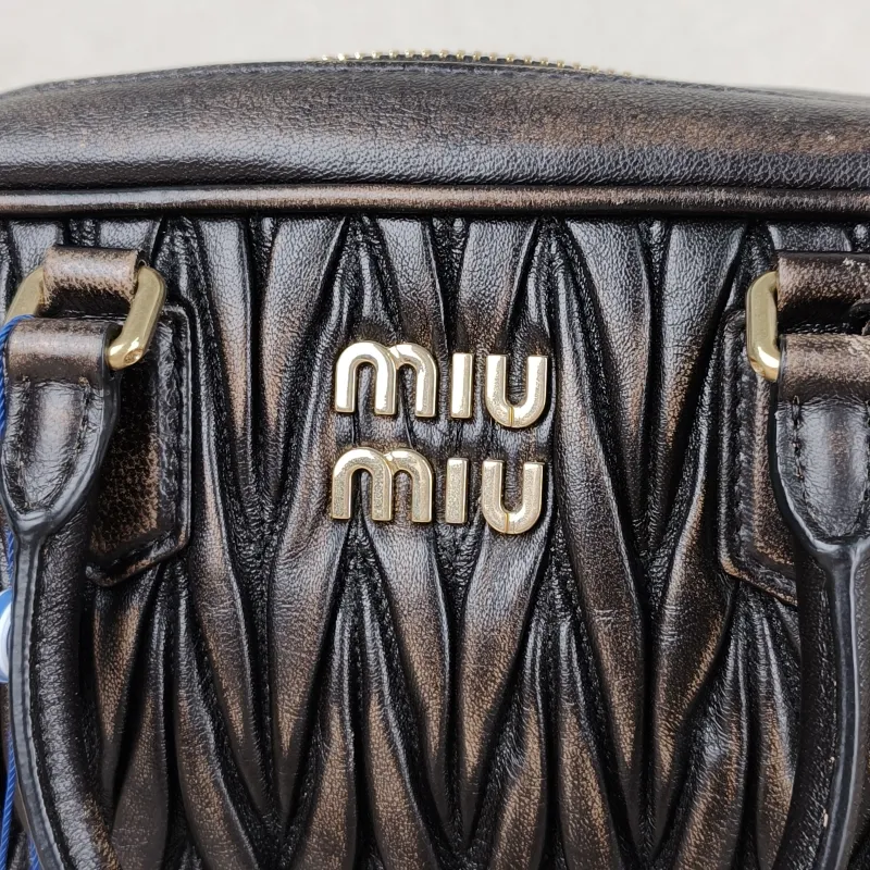 Miumiu Top Handle Bag Arcadie MatelasséCollection Edition Lambskin 25 × 8 × 15.5 cm — detail view 8 of 16