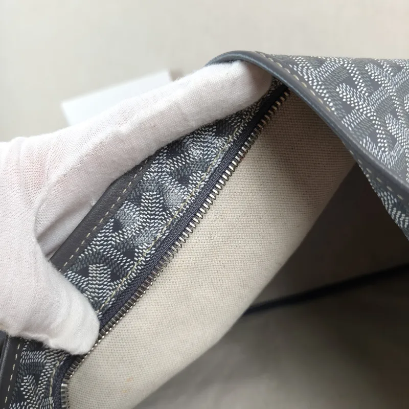 GOYARD Shoulder Bag Boheme Hobo​ Grey ine Canvas Small 43 × 14 × 27 cm — detail view 10 of 15