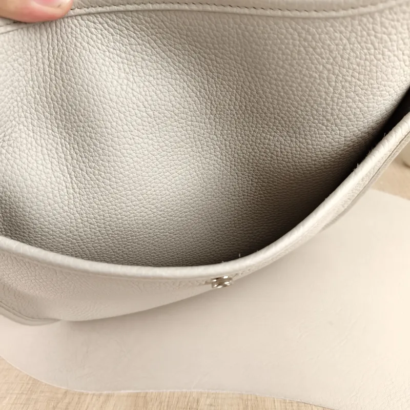 Hermès Crossbody Bag Evelyne 29 29 10 TC Calfskin 29 29 × 7 × 30 cm A — detail view 1 of 10