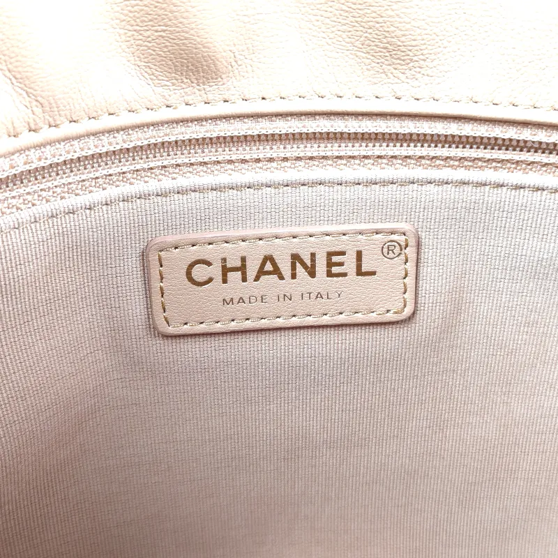 Chanel Shoulder Bag Supple Twins Hobo Calfskin Small 24.5 × 5 × 19 cm — detail view 2 of 17