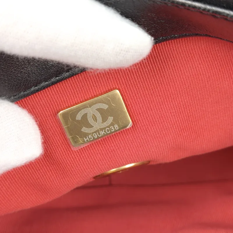 Chanel Crossbody Bag 19Bag Black SL ambskin Small 26 × 9 × 16 cm — detail view 9 of 15