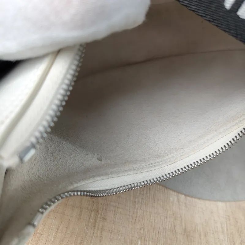 CELINE Shoulder Bag White Calfskin One Size 23 × 7 × 13 cm — detail view 7 of 13
