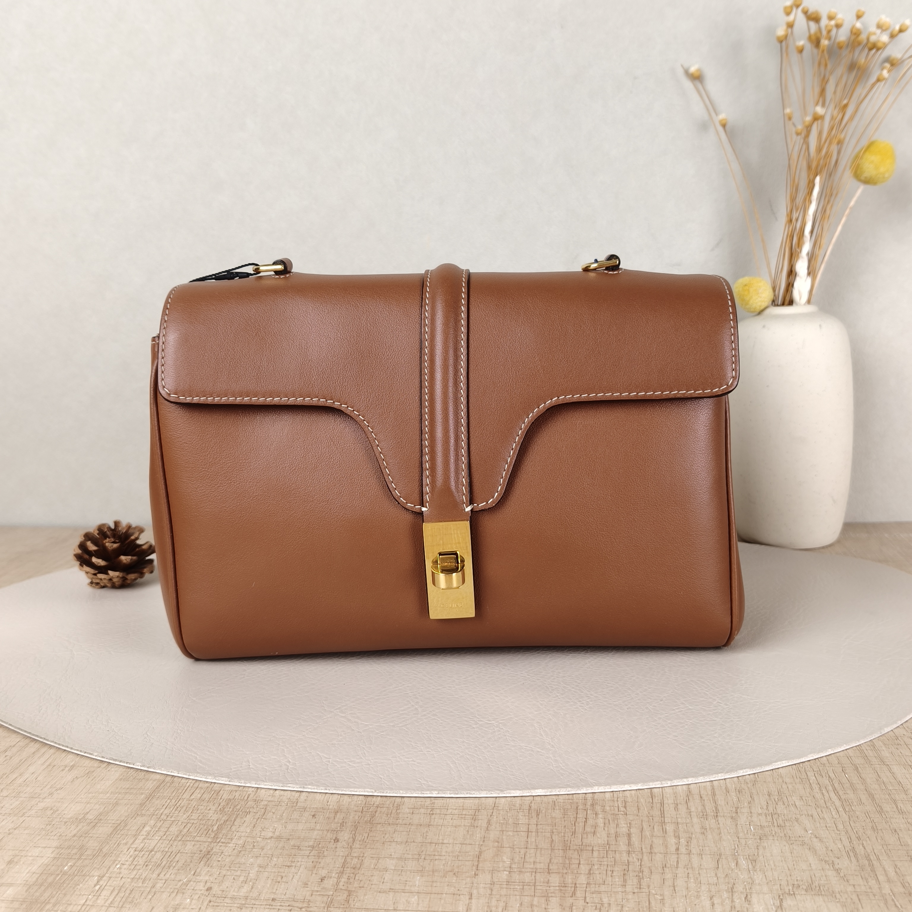 CELINE Shoulder Bag Soft 16Shoulder Bag Caramel Calfskin Small23 × 9 × 15 cm