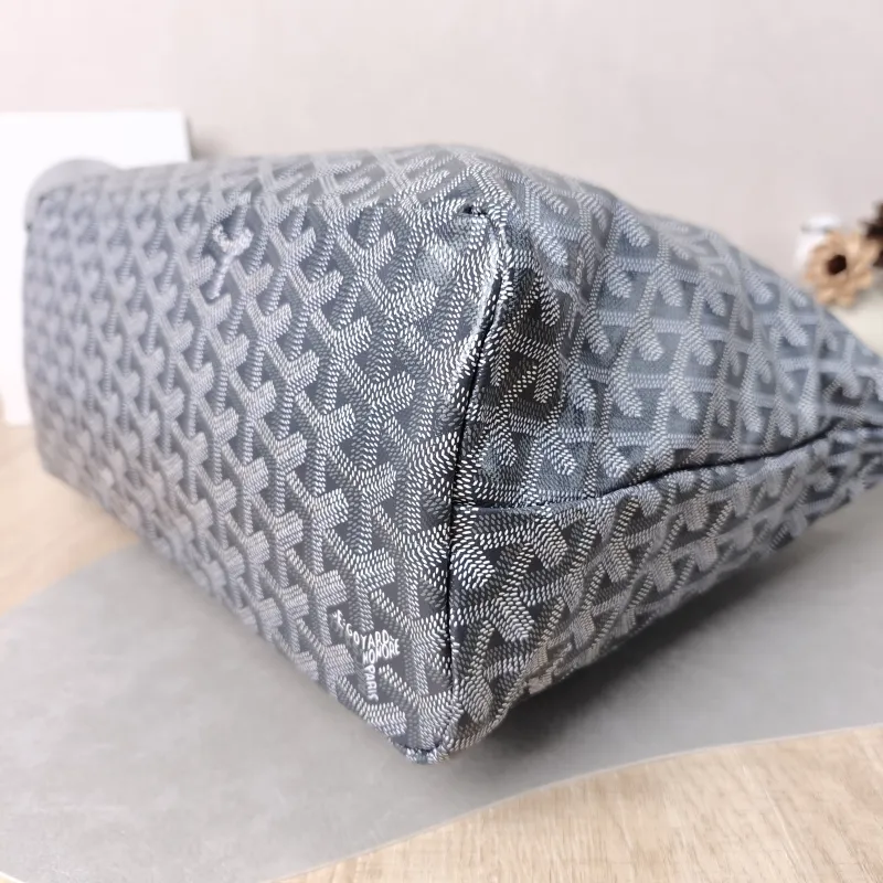 GOYARD Shoulder Bag Boheme Hobo​ Grey ine Canvas Small 43 × 14 × 27 cm — detail view 11 of 14