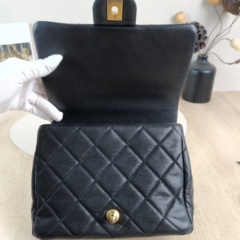 Chanel Crossbody Bag Black with Gold-Tone Hardware Grained Calfskin One Size 22 × 8 × 18 cm — detail view 10 of 14
