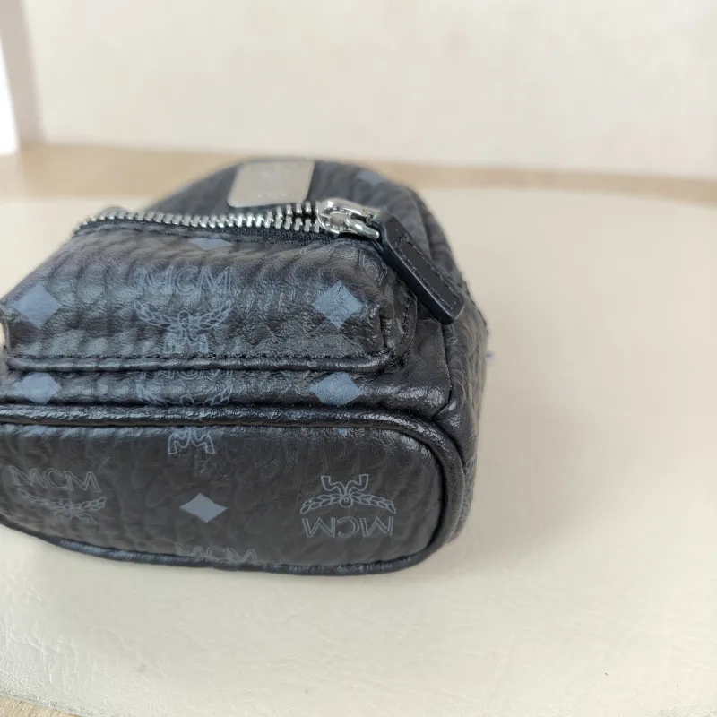 MCM Charm Charm Black Canvas 9.5 × 4.5 × 11.5 cm — detail view 1 of 8