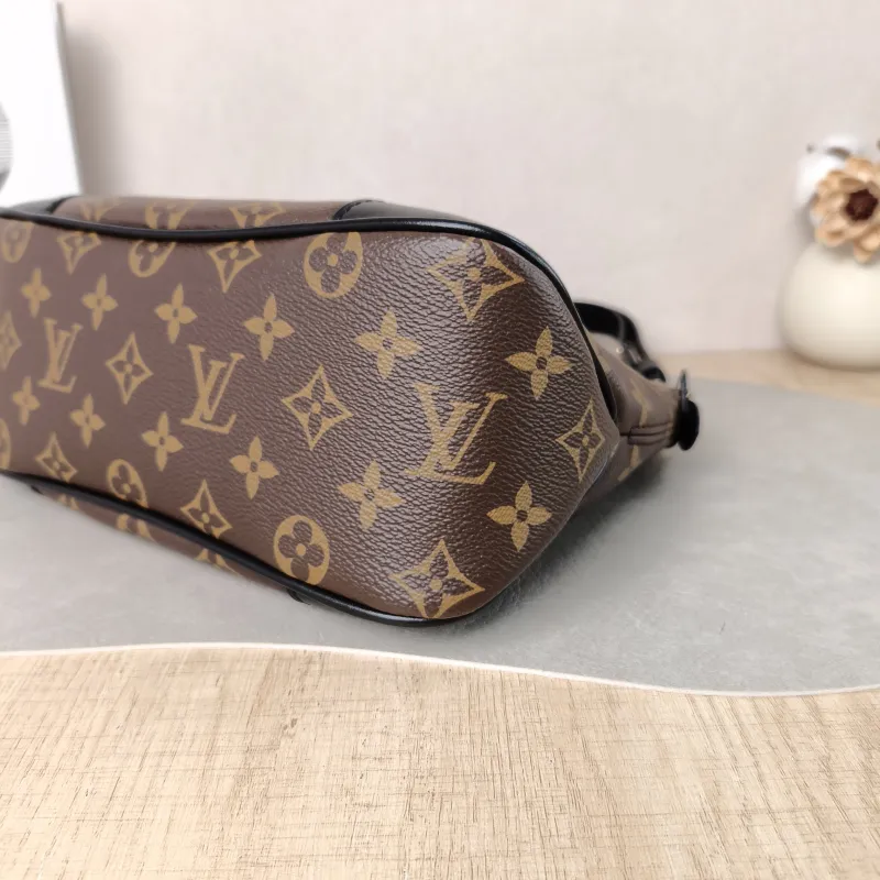 Louis Vuitton Crossbody Bag Boulogne PVC Small 26 × 9.5 × 16 cm — detail view 13 of 13