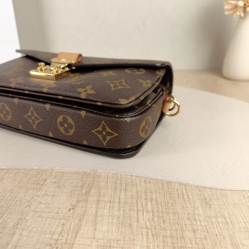 Louis Vuitton Crossbody Bag Pochette Métis East West Monogram PVC Small21.5 × 6 × 13.5 cm — detail view 5 of 14