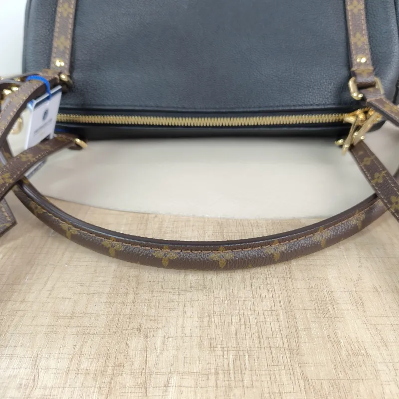 Louis Vuitton Shoulder Bag EXPRESS Shoulder Bag Black Calfskin Small 26 × 13.5 × 17 cm — detail view 2 of 10