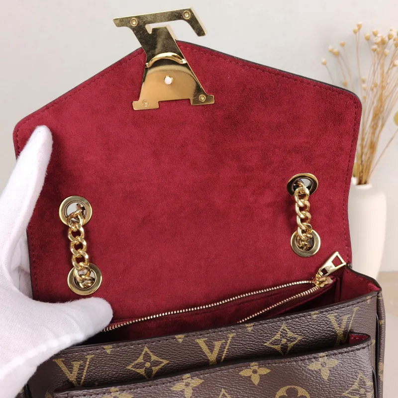 Louis Vuitton Crossbody Bag Passy Messenger Bag Monogram PVC Small23 × 9 × 17 cm — detail view 4 of 13