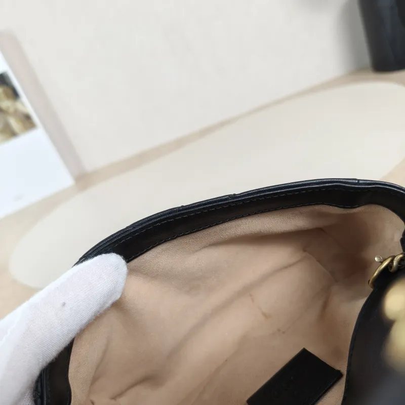 GUCCI Crossbody Bag GG Marmont Mini Marmont Mini Black Calfskinmini16.5 × 4.5 × 9.5 cm — detail view 1 of 11