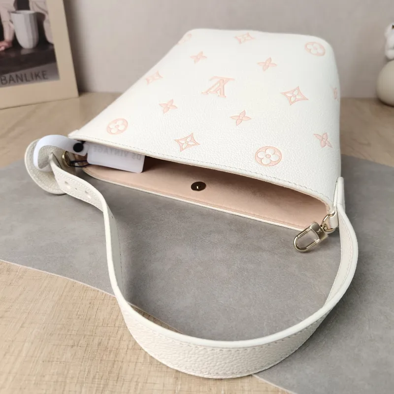 Louis Vuitton Top Handle Bag ALL IN BB White · Pink Calfskin BB 16 × 12 × 18 cm — detail view 5 of 11