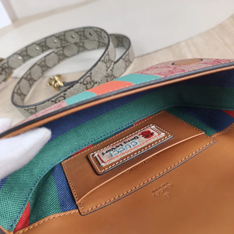 GUCCI Shoulder Bag Red PVC One Size 20 × 4 × 10 cm — detail view 3 of 11