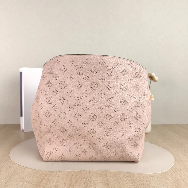 Louis Vuitton Crossbody Bag Babylone Calfskin Large 37 × 18 × 31 cm — cover view 4 of 4