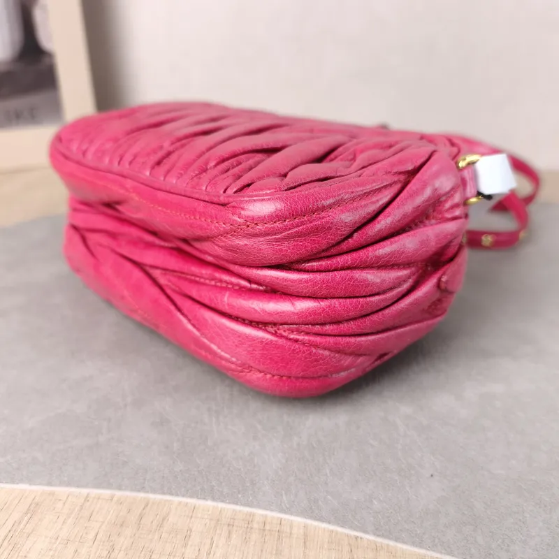 Miumiu Shoulder Bag Camera Bag Red Waxed Leather 16 × 6 × 10 cm — detail view 9 of 11