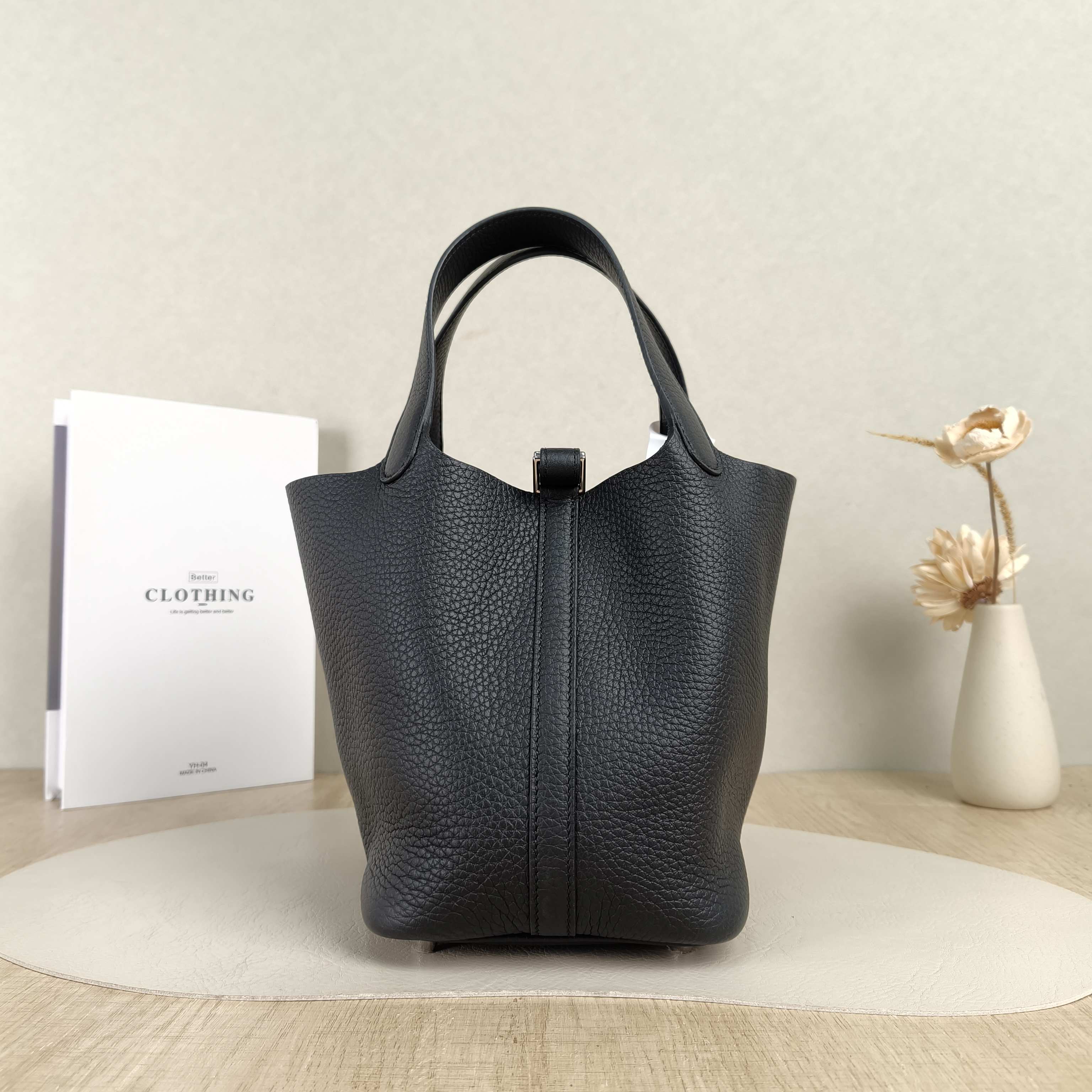 Hermès Top Handle Bag Picotin Lock 18 1889Black Clemence Taurillon TC Calfskin Small18 × 13 × 19 cm