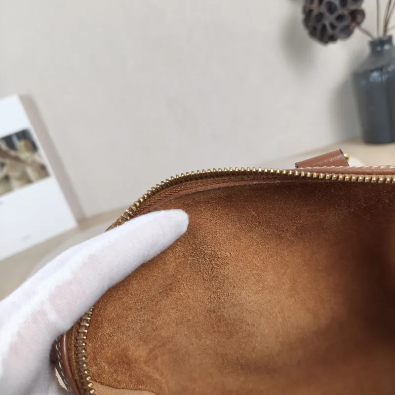 CELINE Crossbody Bag Calfskin Small 20 × 10.5 × 14 cm — detail view 10 of 13