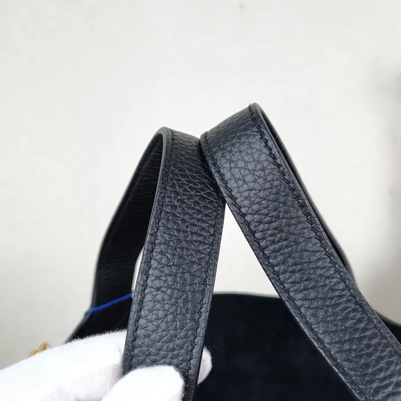 Hermès Top Handle Bag Picotin Lock 18 18 Black Taurillon Clemence TC Calfskin Small 18 × 13 × 19 cm B — detail view 8 of 11