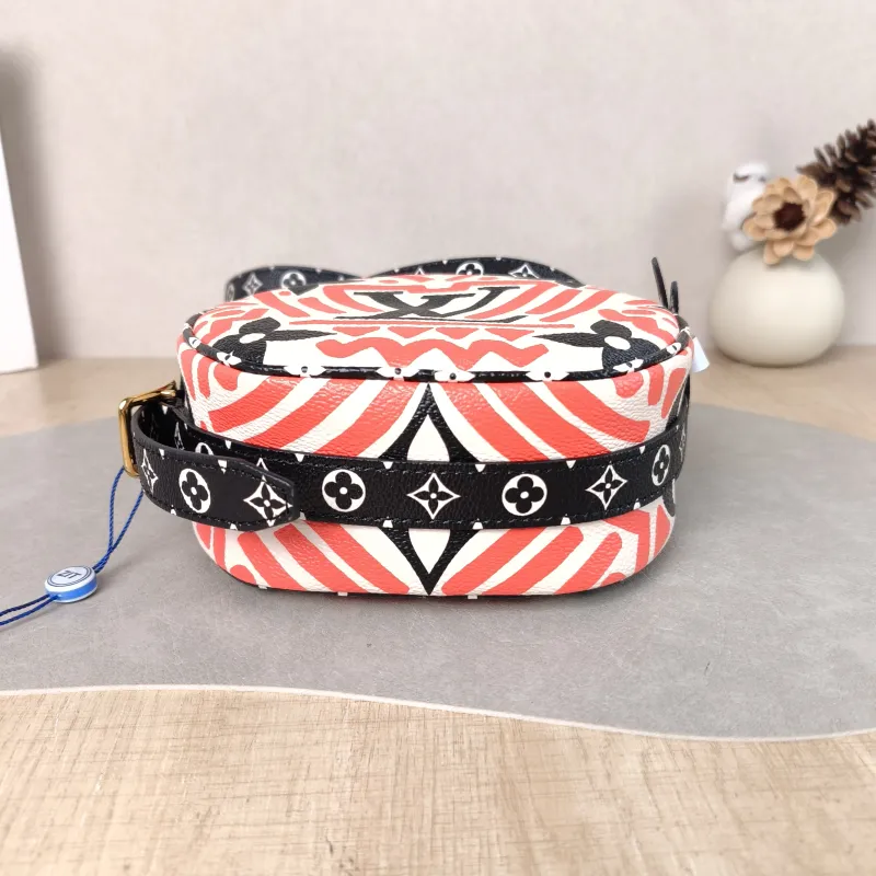 Louis Vuitton Crossbody Bag BOITE CHAPEAU SOUPLE Black PVC Small 17 × 7 × 16 cm — cover view 2 of 5