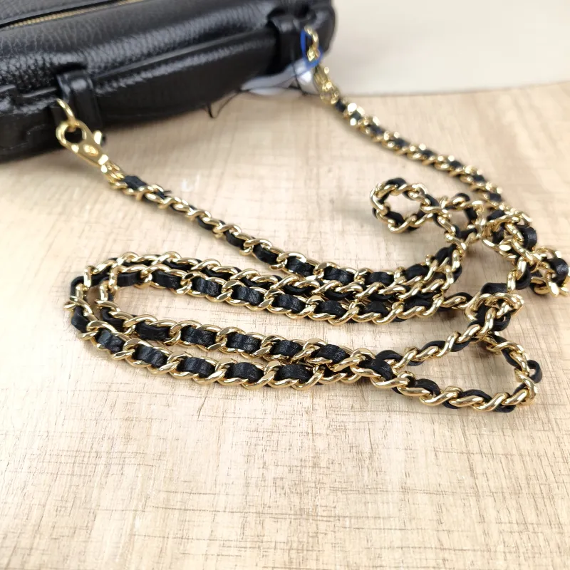 Chanel Crossbody Bag lp Box Bag Top Handle Crossbody Bag Black Calfskin One Size 19.5 × 5 × 17 cm — detail view 1 of 14
