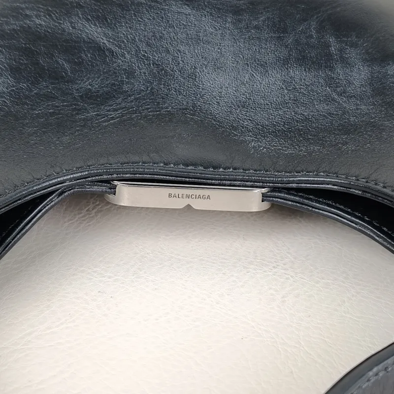 BALENCIAGA Crossbody Bag Crossbody Bag Black Calfskin 20 × 7 × 19 cm — detail view 4 of 12