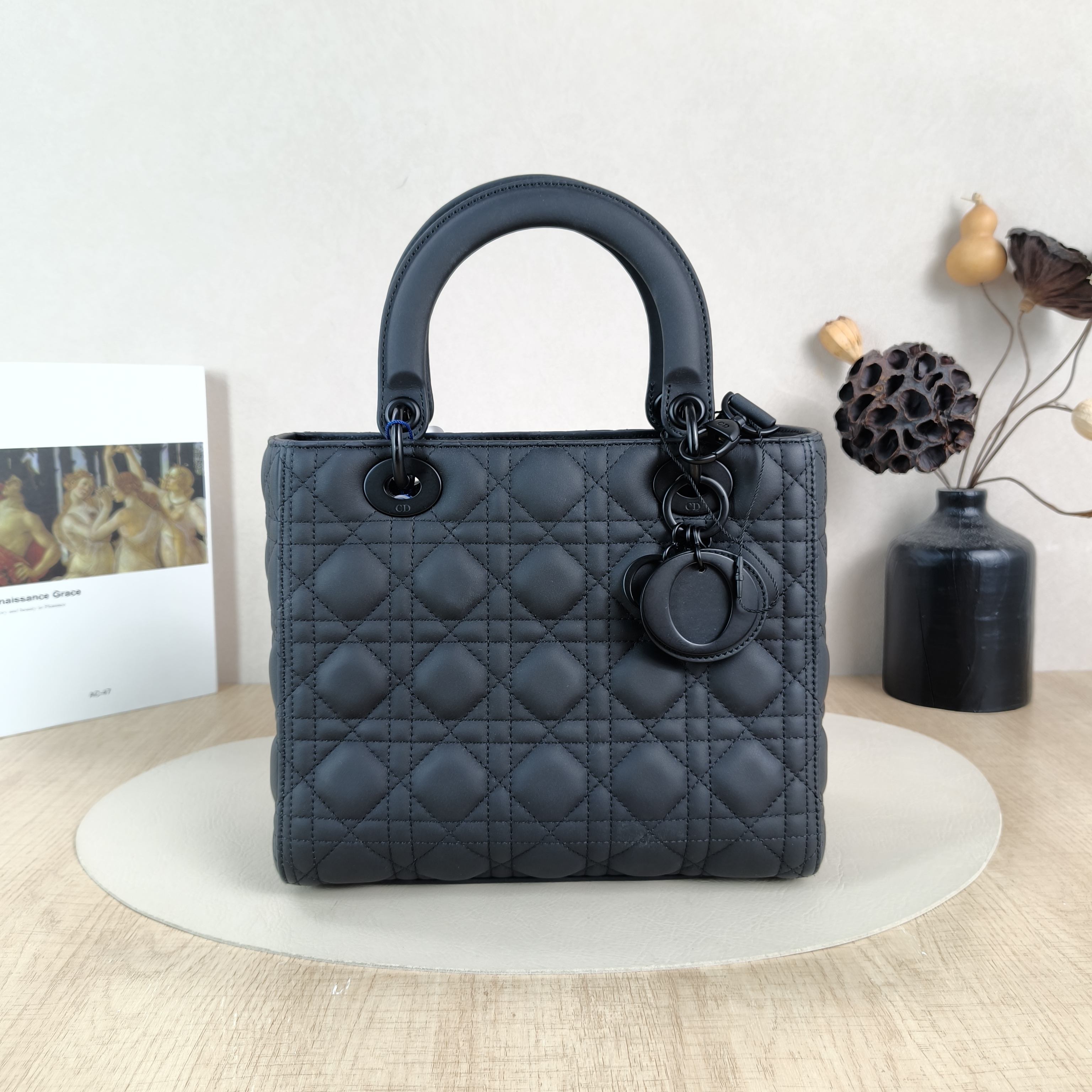 DIOR Top Handle Bag Lady Lady Dior Bag soblack Black Calfskin Medium24 × 12 × 21 cm