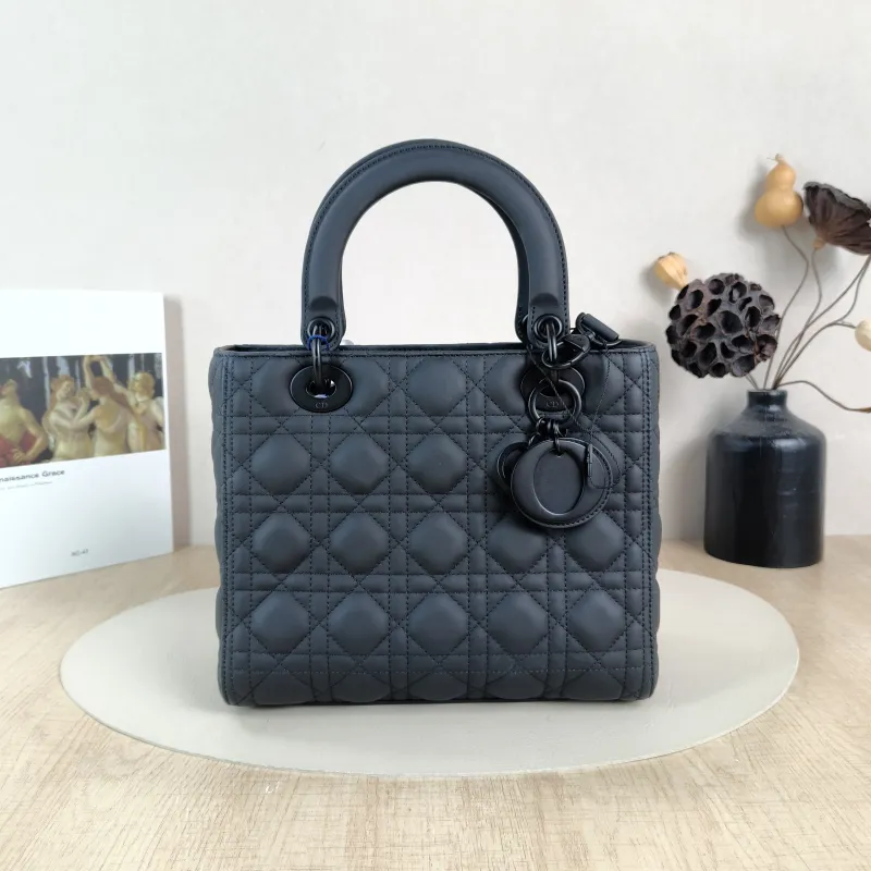 DIOR Top Handle Bag Lady Lady Dior Bag soblack Black Calfskin Medium24 × 12 × 21 cm