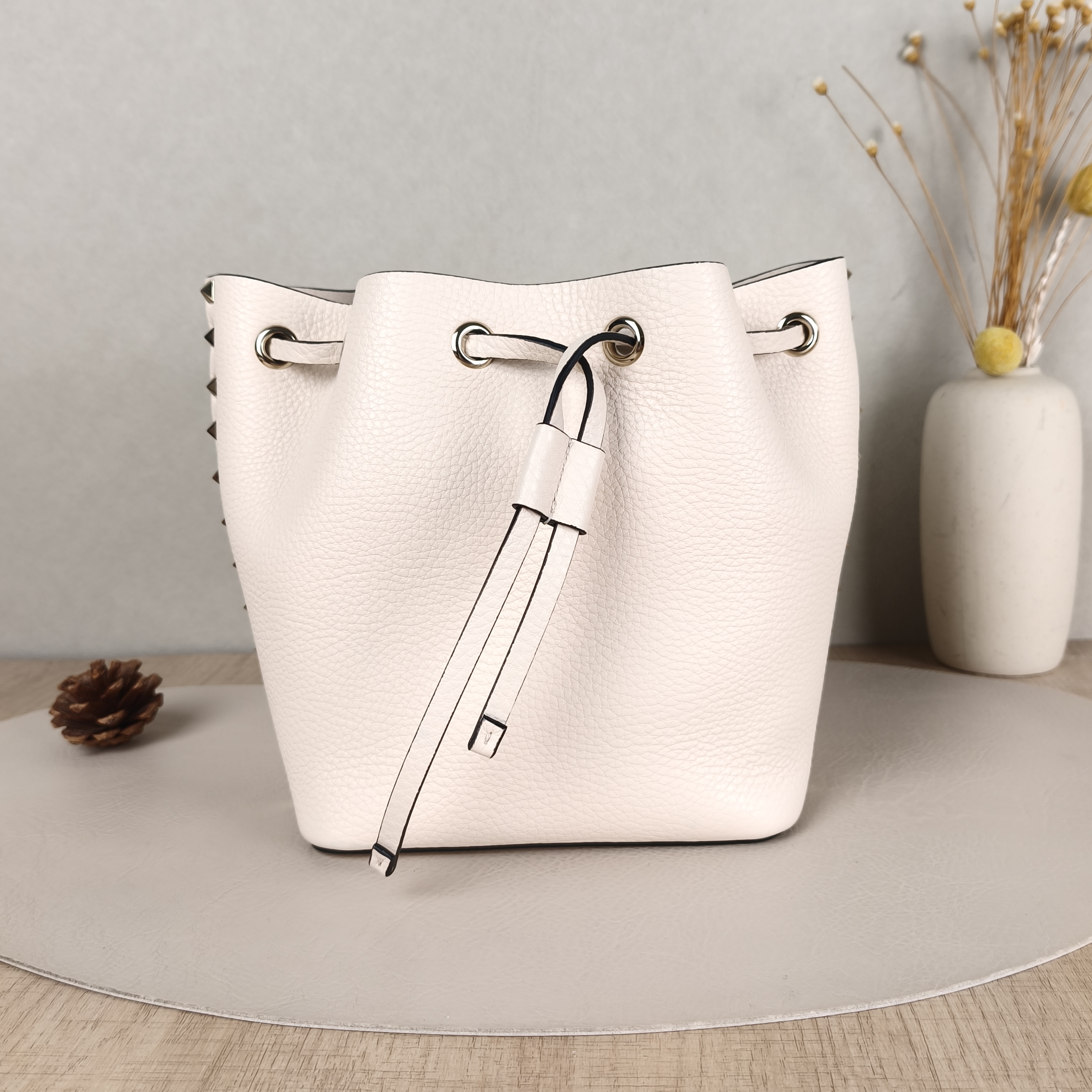 Valentino Shoulder Bag Bucket Bag White Calfskin One Size16 × 11 × 18 cm