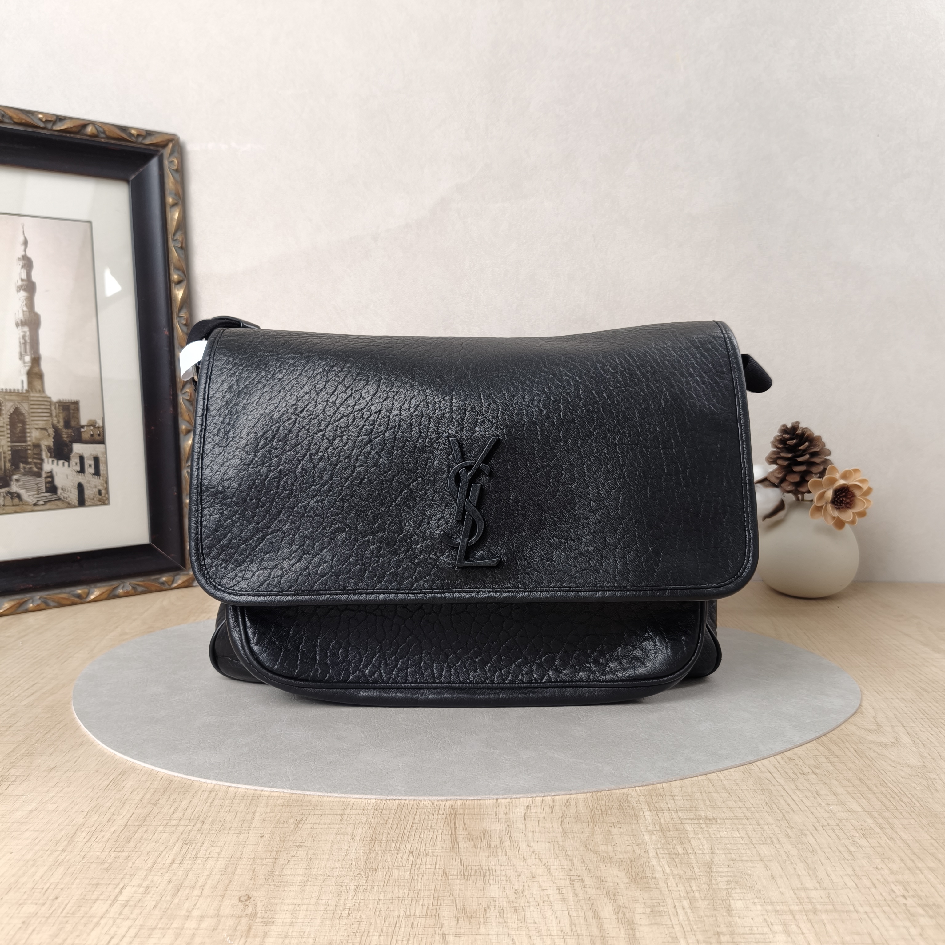 SAINT LAURENT Crossbody Bag Niki Black Lambskin 32 × 9 × 23 cm