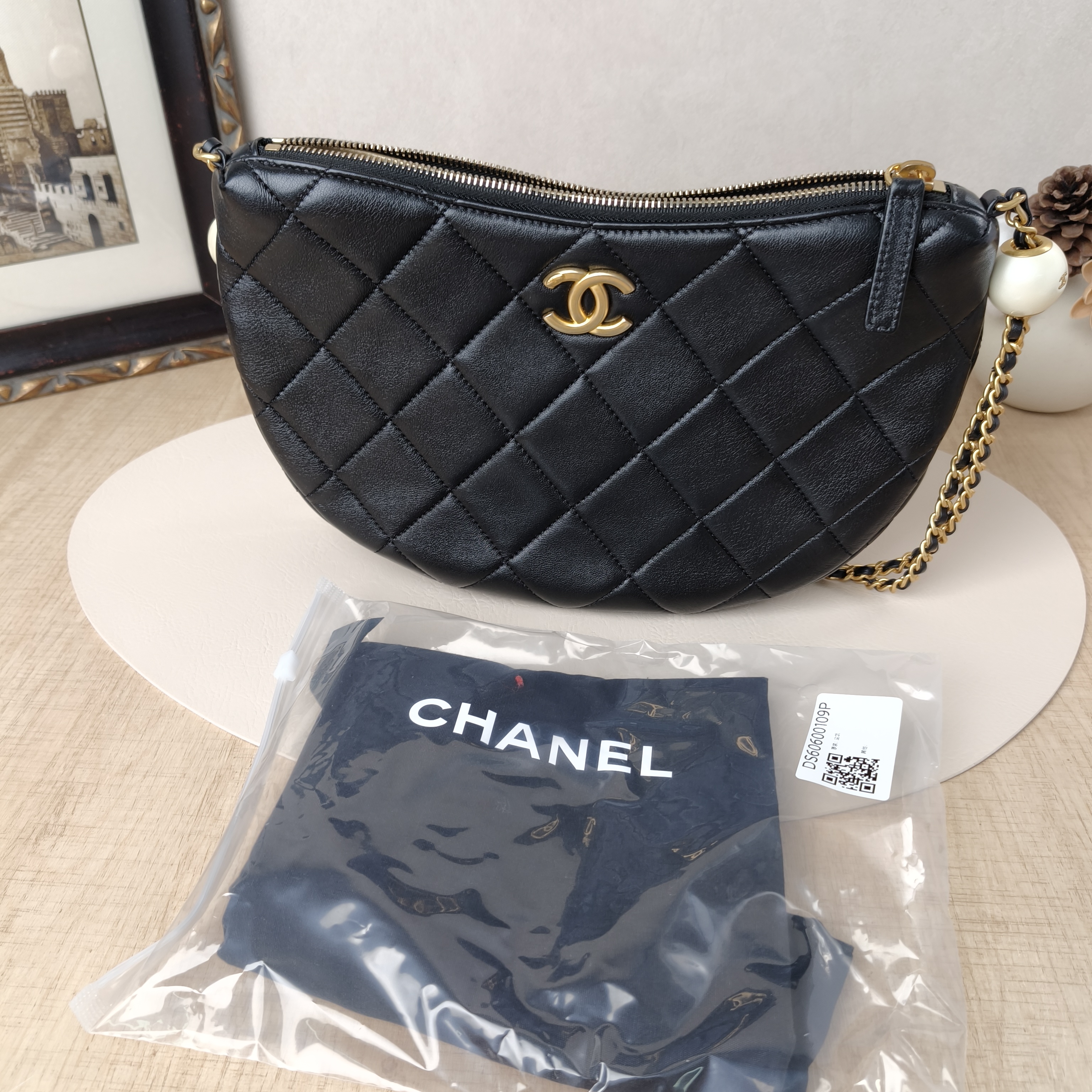 Chanel Crossbody Bag24s hobo Black Calfskin One Size27.5 × 6 × 18 cm — cover view 4 of 11