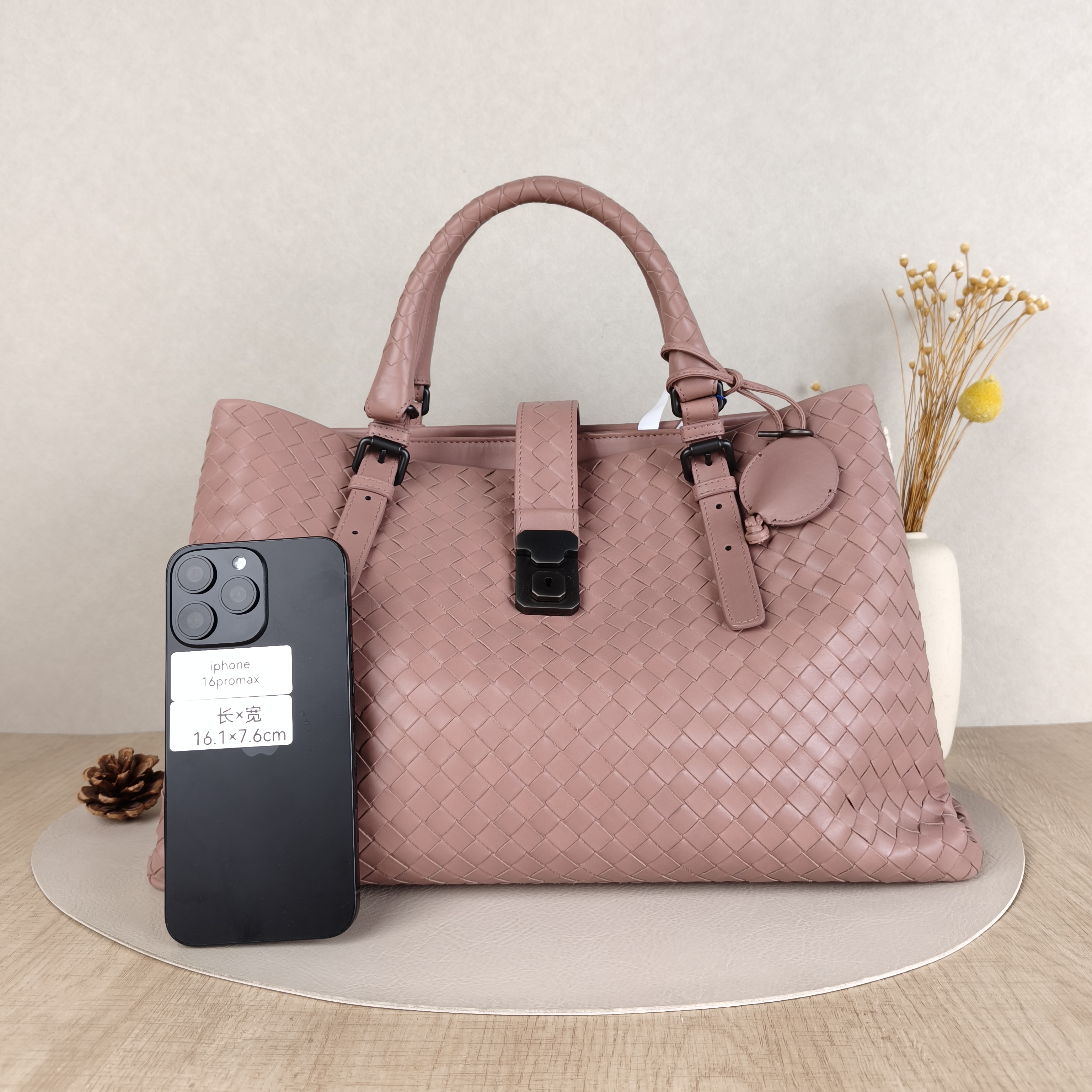 Bottega Veneta Shoulder Baghobo Shoulder Bag Lambskin One Size37 × 17 × 24 cm — cover view 5 of 5