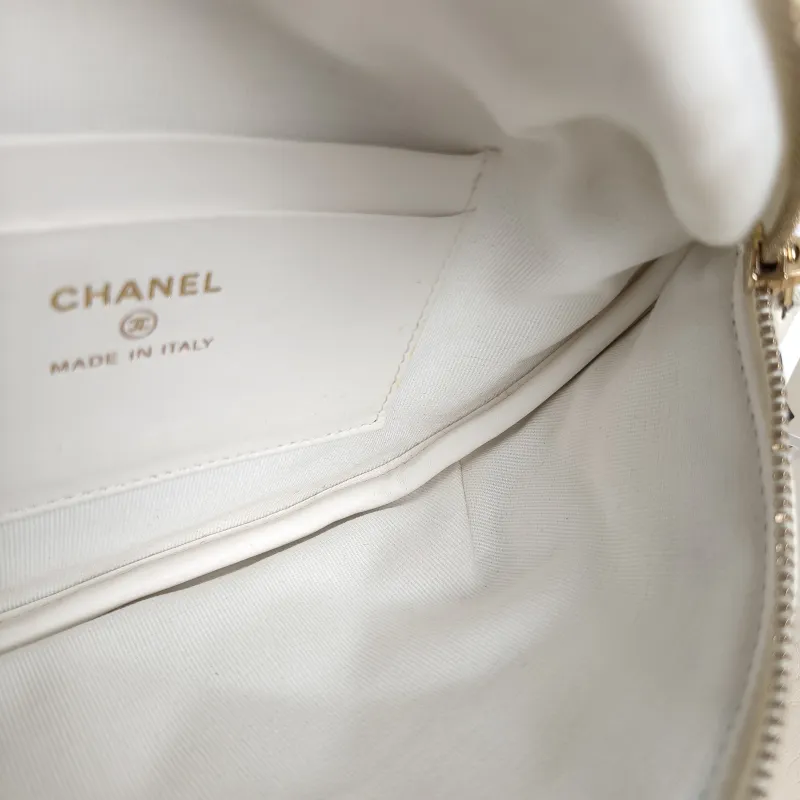 Chanel Belt Bag Belt Bag White Grained Calfskin One Size23 × 6 × 12 cm — detail view 8 of 13