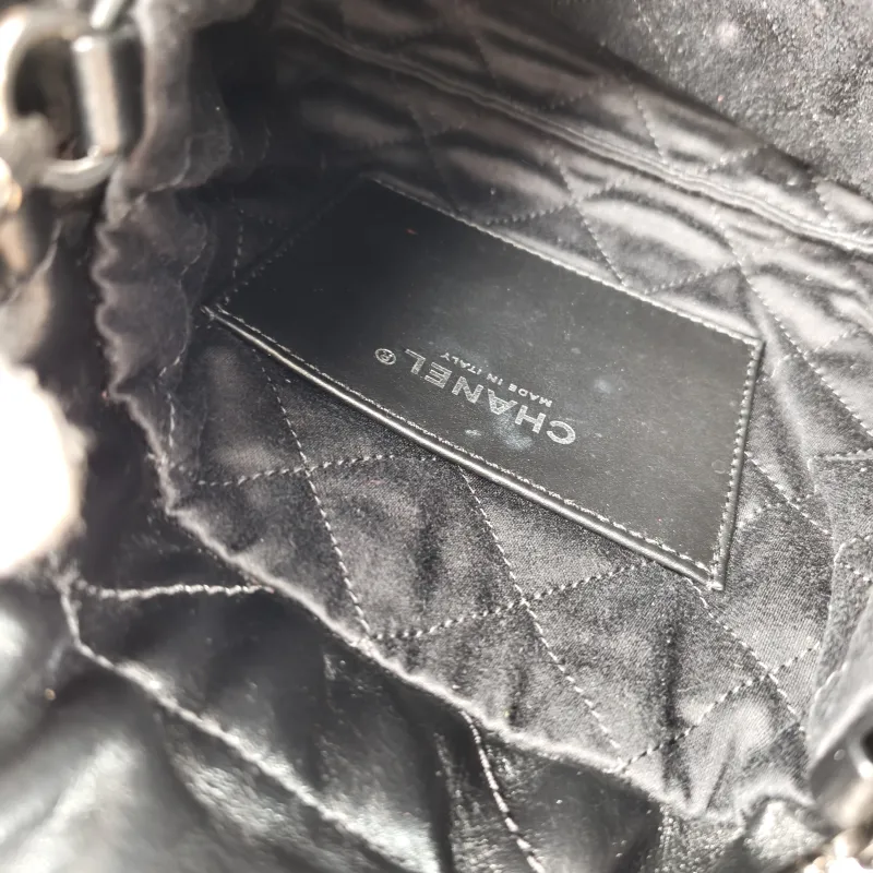 Chanel Shoulder Bag 22Bag Black CC alfskin Mini 20 × 6 × 19 cm — detail view 11 of 11