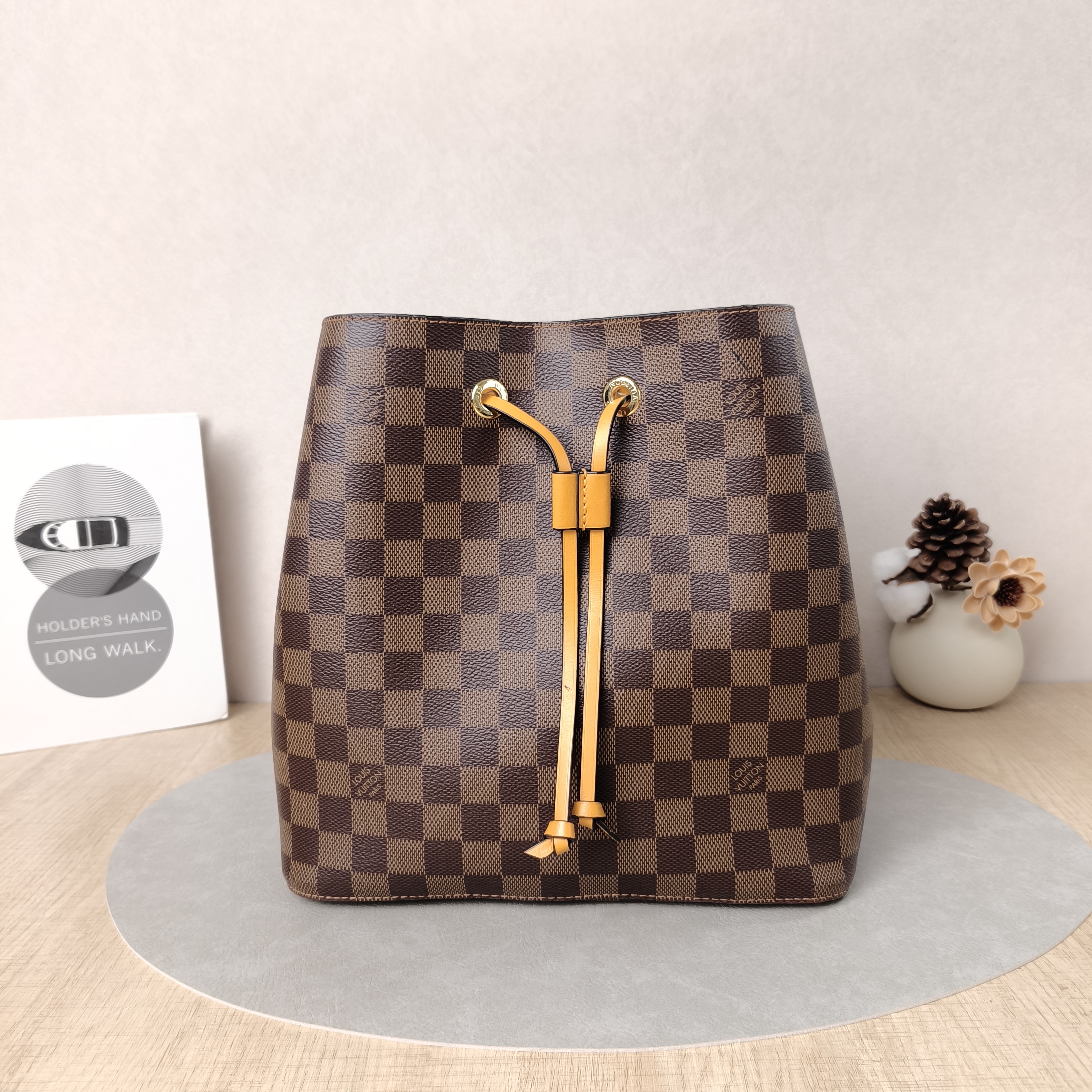 Louis Vuitton Shoulder Bag NÉONOÉ Bucket Bag · Yellow PVC Medium26 × 17.5 × 26 cm