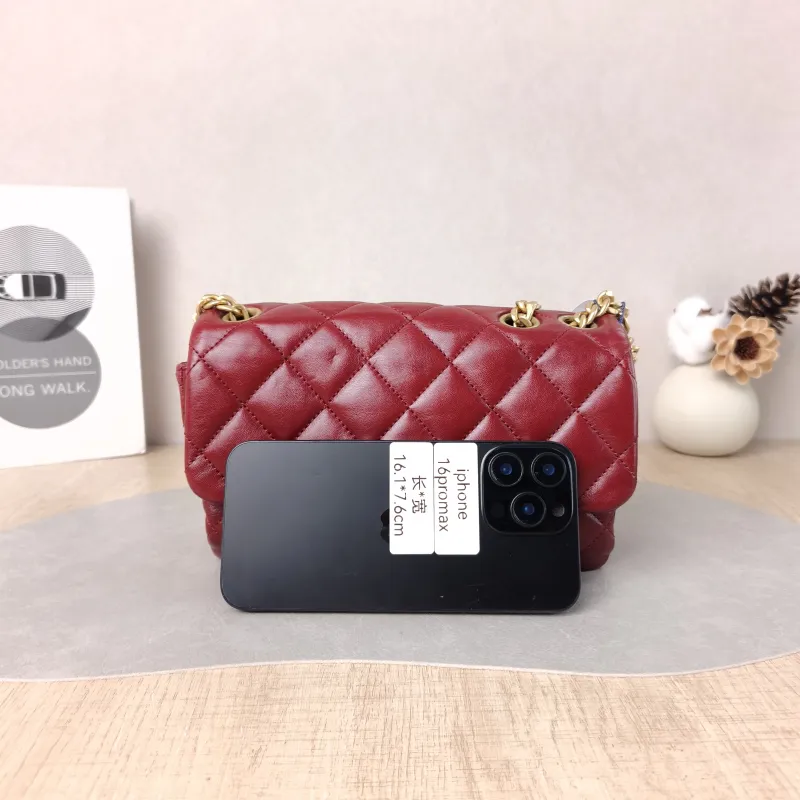Chanel Crossbody Bag Burgundy Lambskin One Size 22 × 8 × 14 cm — cover view 5 of 6