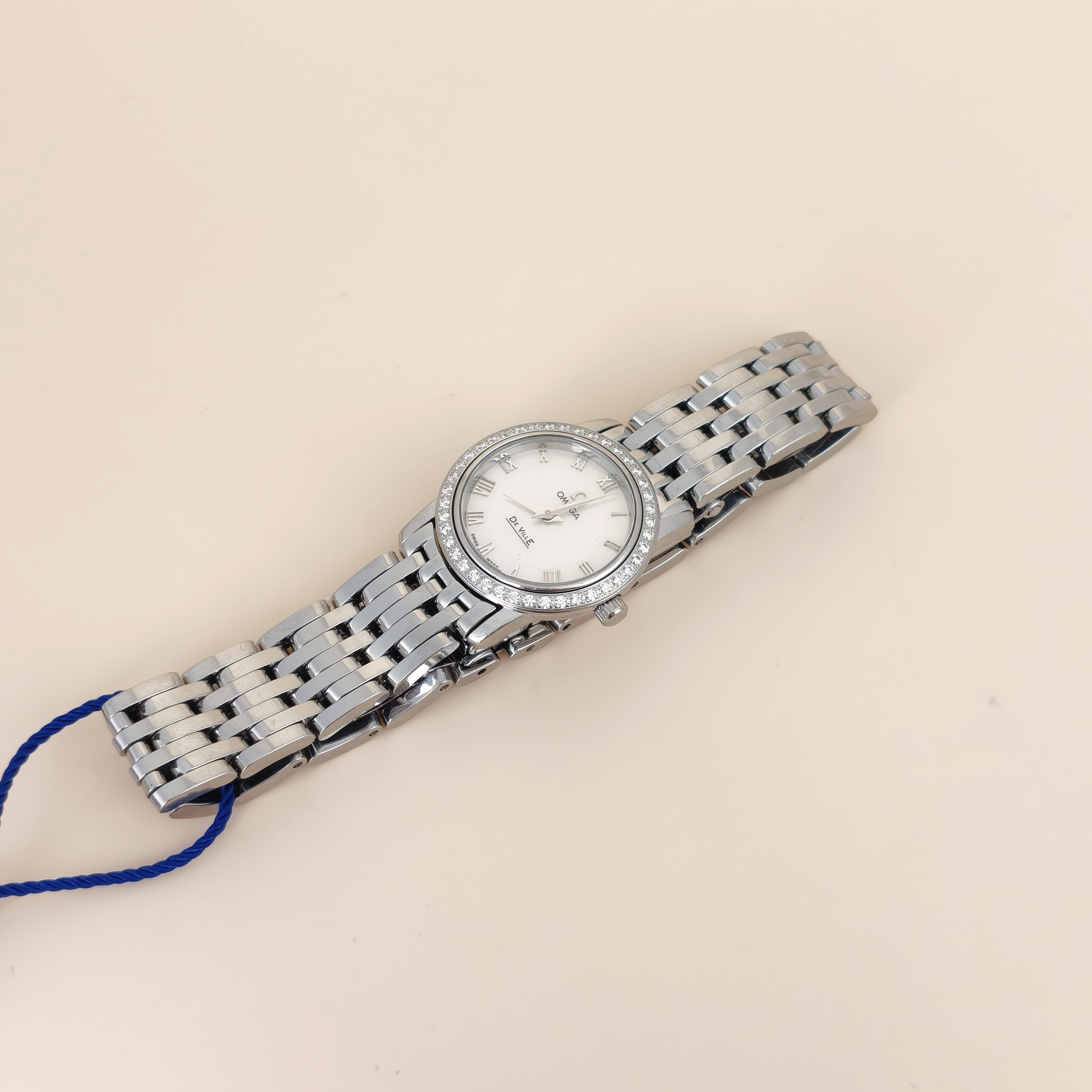 OMEGA Watch Collection Watch White 22mm Watch — cover view 4 of 7