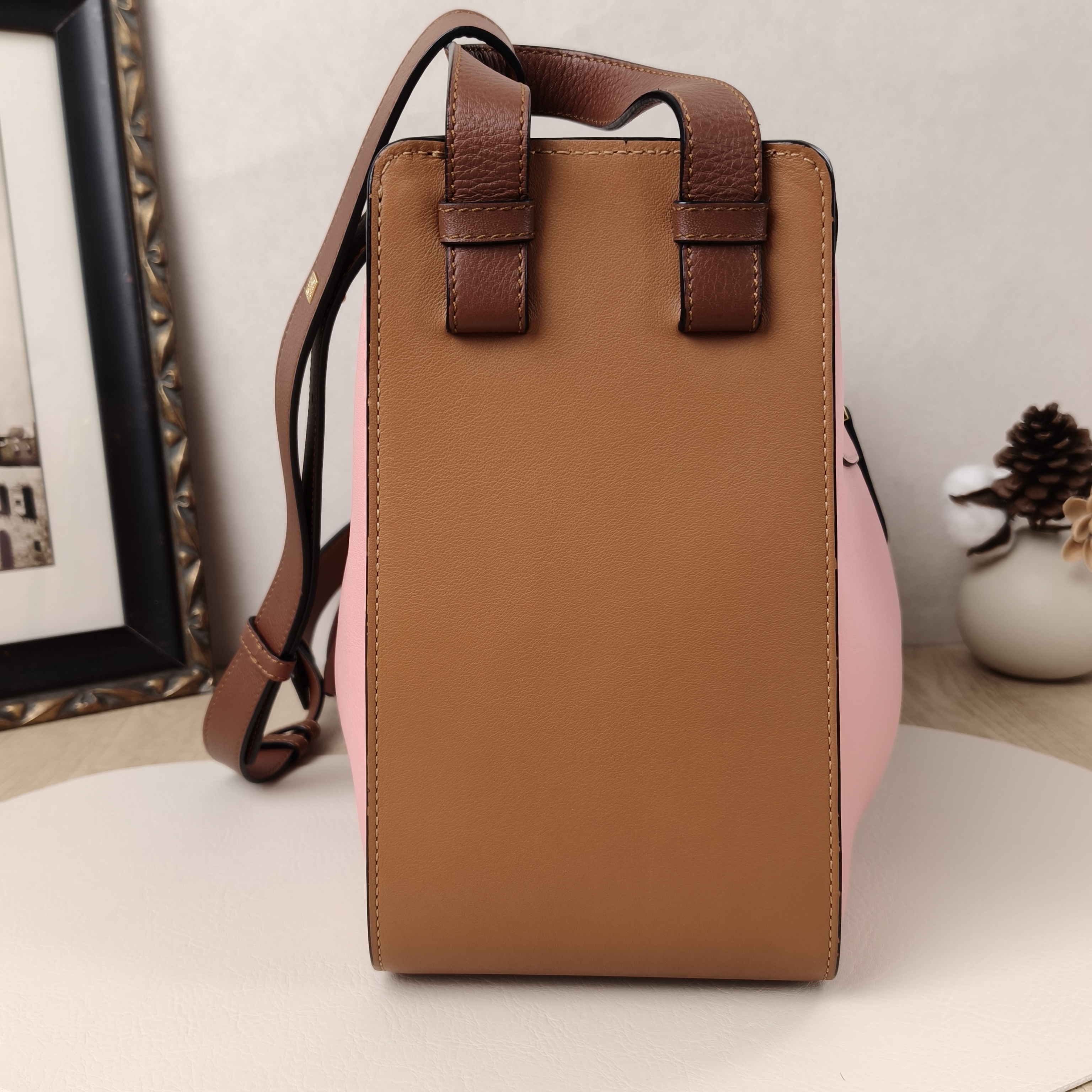 LOEWE Crossbody Bag Hammock Colorblock Calfskin Medium29 × 14 × 32 cm — cover view 6 of 9