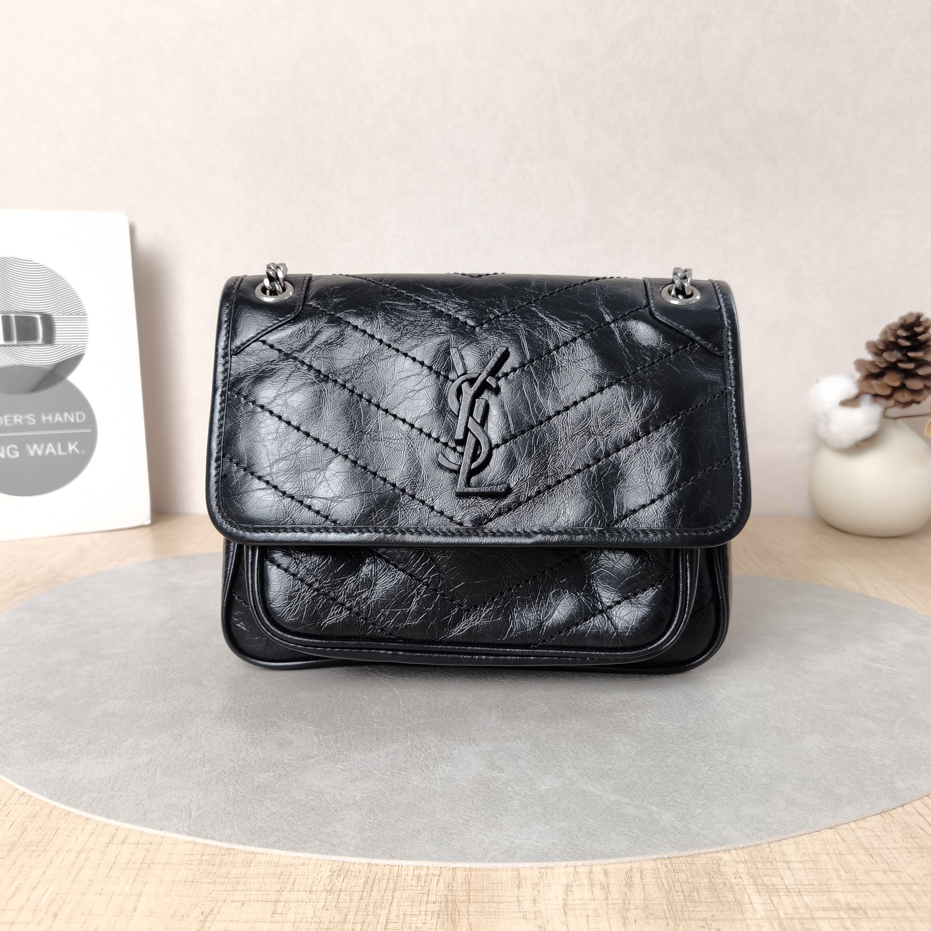 SAINT LAURENT Crossbody Bag Niki D Waxed Leather Calfskin Small21 × 7.5 × 16 cm