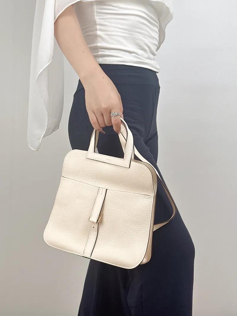 Hermès Shoulder Bag Halzan 25I2 Taurillon Clemence TC Calfskin Small25 × 8 × 17 cm — on-model view 1 of 2