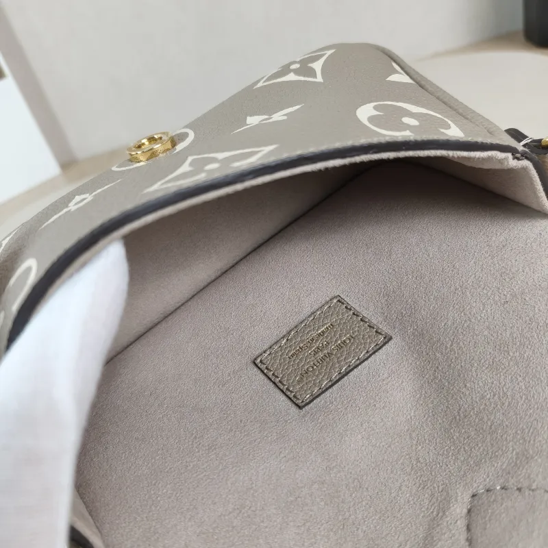 Louis Vuitton Crossbody Bag Diane Baguette Bag Empreinte Embossed Calfskin Monogramnano19 × 6 × 10.5 cm — detail view 11 of 12